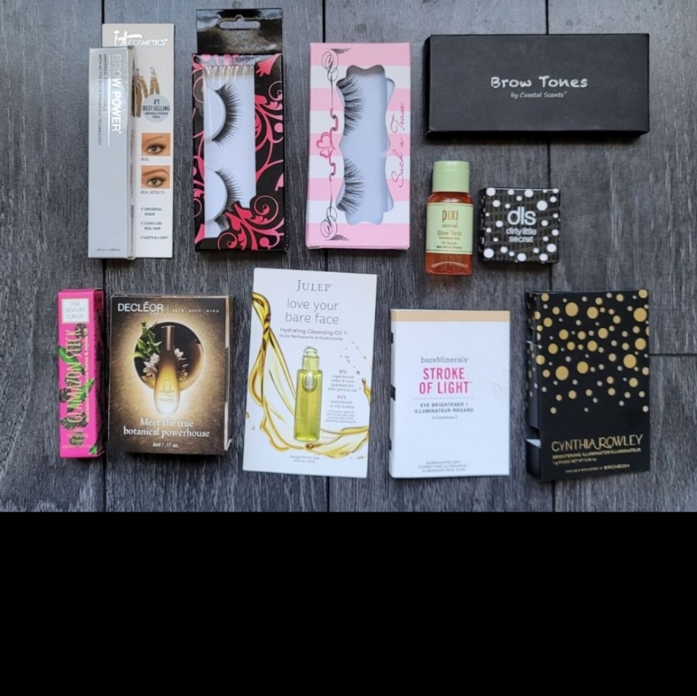 11 piece cosmetic bundle + freebies!